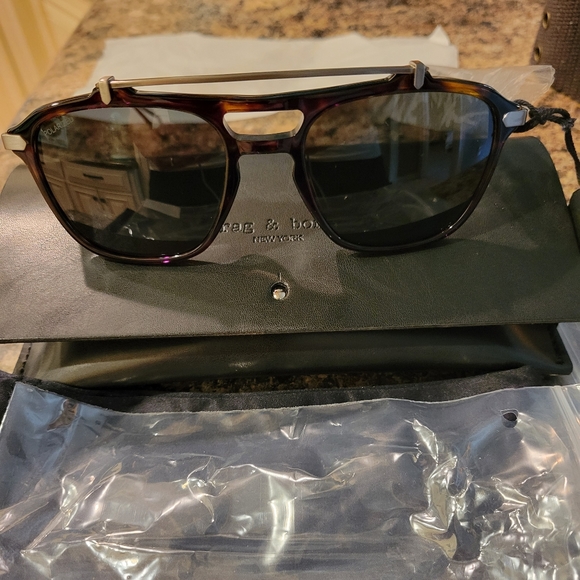 Rag and Bone Aviator/Pilot Polarized Sunglasses 02 - Picture 13 of 16